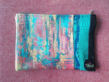 Cargar imagen en el visor de la galería, Bolso modelo JEWEL OF JOY "Blue eyes, sigue tu propio camino n.4"