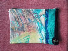 Cargar imagen en el visor de la galería, Bolso modelo JEWEL OF JOY "Blue eyes, sigue tu propio camino n.6"