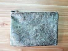 Cargar imagen en el visor de la galería, Bolso modelo JEWEL OF JOY "Lady in red - Mi Caperucita n.2"